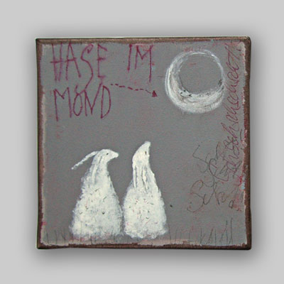 *HASE IM MOND* H x B 20 x 20